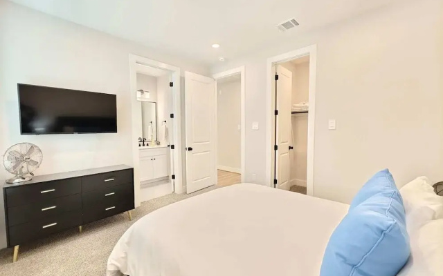 Northside Retreat Chic 3 Bdr, Pet Friendly!
