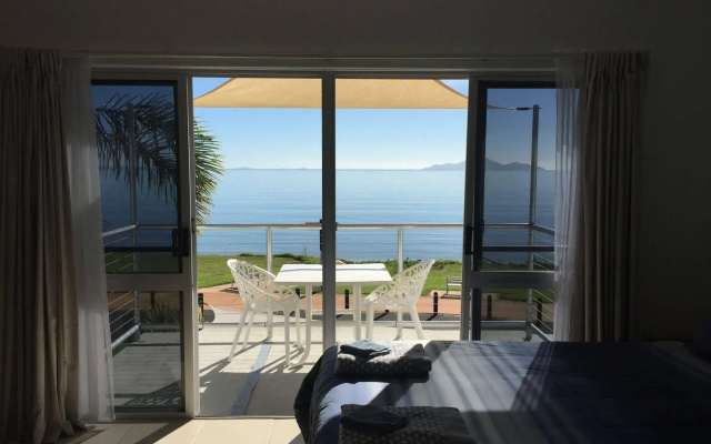 Cardwell Beachfront Motel