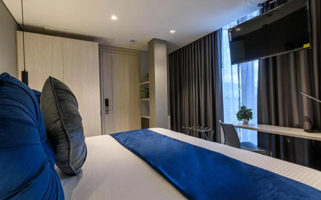 4 Sur Hotel