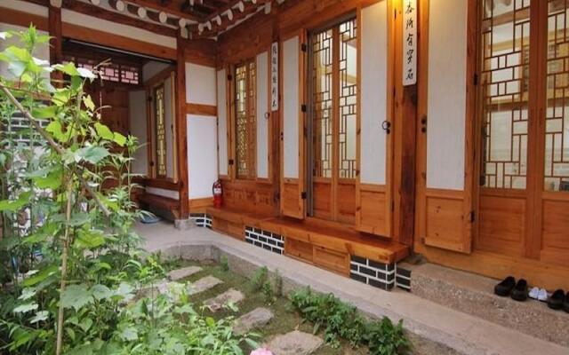 Отель Irang Hanok Guesthouse Южная Корея, Сеул - отзывы, цены и фото номеров - забронировать отель Irang Hanok Guesthouse онлайн вид на фасад