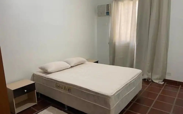 Apto na Enseada a 50 metros da praia