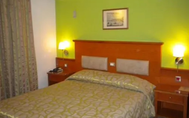 Aparthotel 2 Stars Tolo