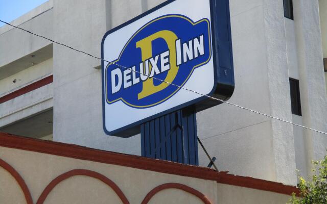 Deluxe Inn Hawthorne 0