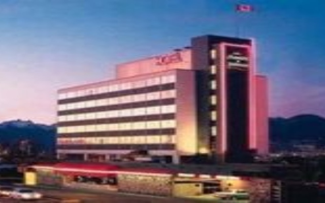 Отель Howard Johnson Plaza Hotel Vancouver Канада, Ванкувер - отзывы, цены и фото номеров - забронировать отель Howard Johnson Plaza Hotel Vancouver онлайн вид на фасад