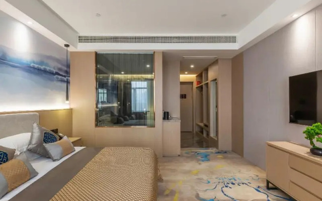 RuiLi Blossom Hotel