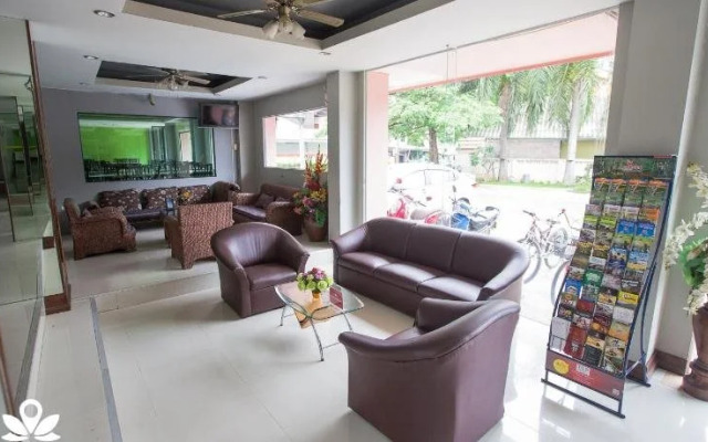 Inspire House Hotel Chiang Mai by ZEN Rooms