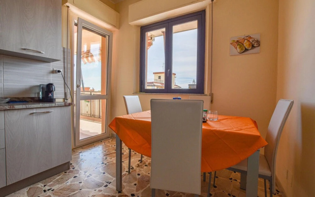 Stunning Apartment in Giarre With Wifi and 2 Bedrooms