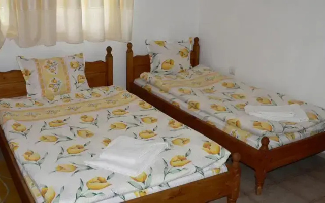 Hotel Pri Chakara