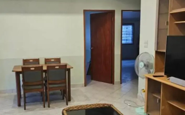 Room in Guest Room - Stunning Home Great Location