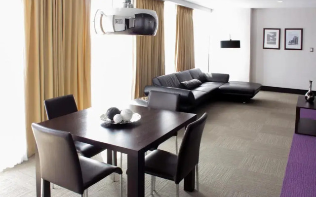 Hotel Trinitarias Suites