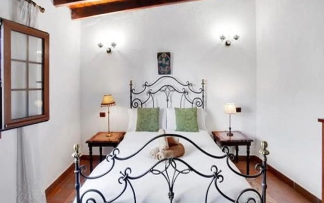 Beautiful holiday home in Los Realejos with garden