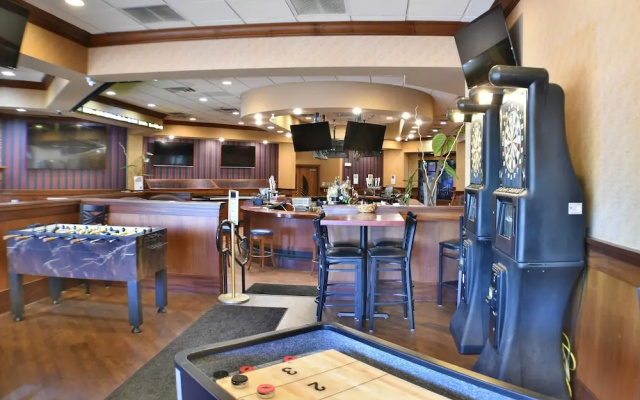 Ramada by Wyndham Sioux Falls Arpt & Suites