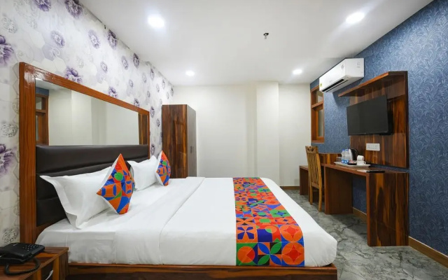 Fabhotel Mona Continental