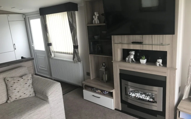 Craig Tara Deluxe Caravan Holidays