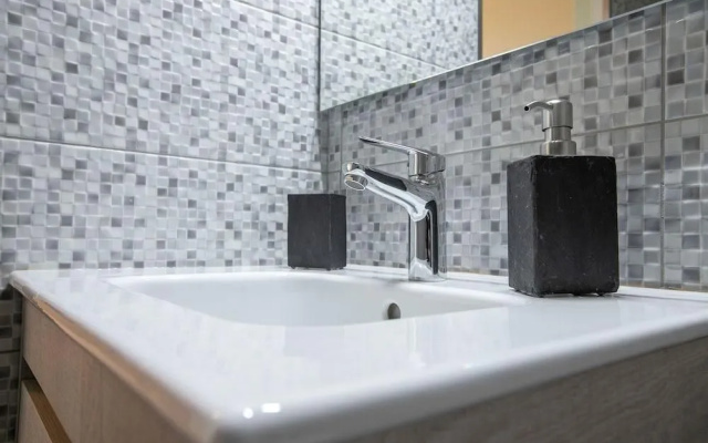 Luxurious 5 bedroom-3 bathroom Apartment 2- Athens