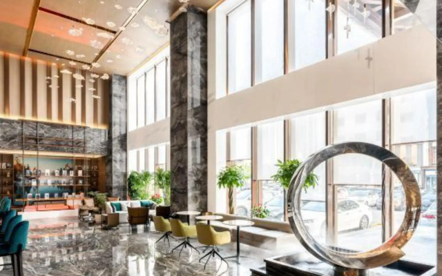 Baolifeng International Business Hotel