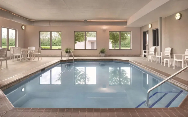 Country Inn & Suites by Radisson Springfield IL