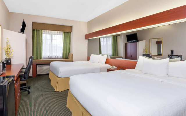 Days Inn by Wyndham near Kansas Speedway