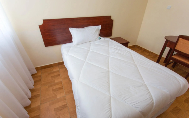 Cenetra Hotel