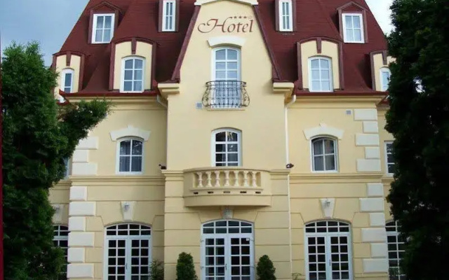 Walzer Hotel & Restaurant