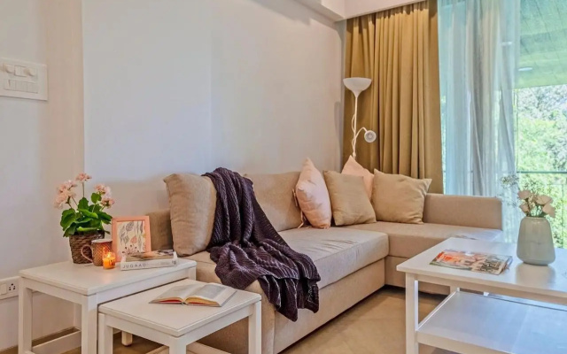Tastefully Done 1BHK Apartment by tisyastays