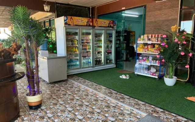 Lert Sri Hotel