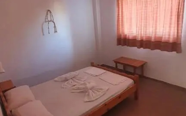 Nikos Apartments