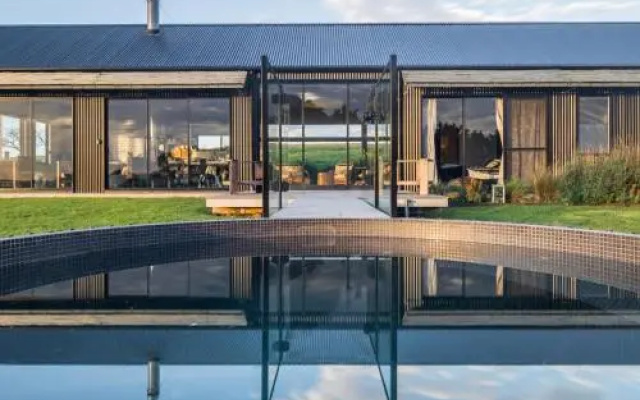 THE SHED Gerroa 4pm checkout on Sundays and Public Holidays