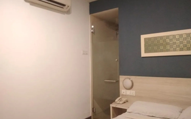 OYO 89903 MS City Hotel