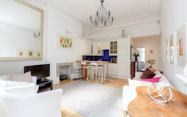 Philbeach Balcony- 2bed flat in Earls Ct
