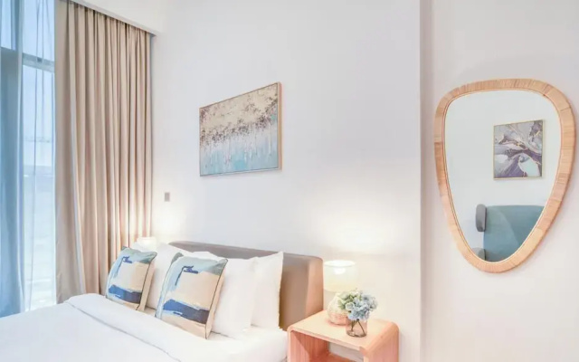 Spacious Azizi Riviera Studio