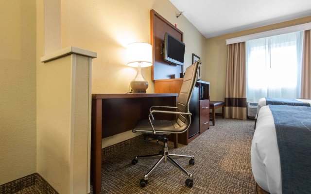 Comfort Suites Rochester Henrietta University Area
