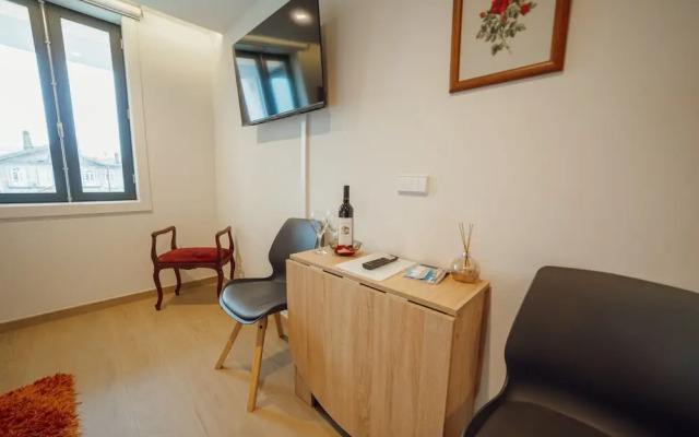 Carmo Residence Porto - S Antonio by Vacationy