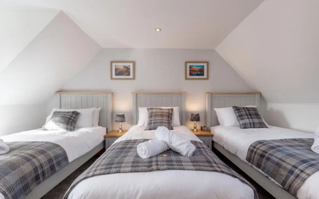 The Steadings - by StayDunfermline