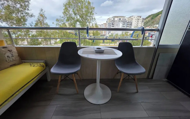 Bes' Marina Studio