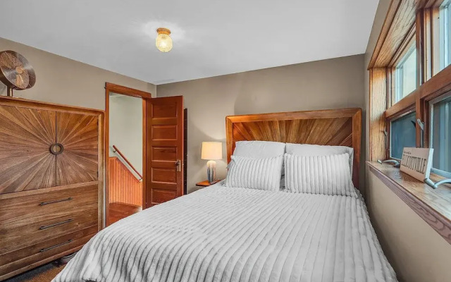The Eagles Nest, Couples Escape - Hot Tub & Views