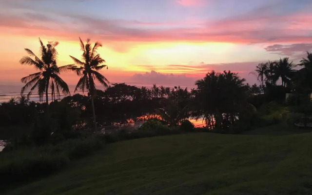 Cliff House Balian
