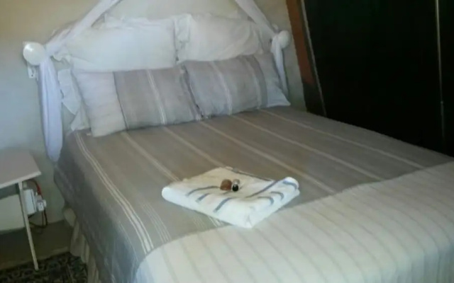 Kalahari Info Centre & Tented Accommodation