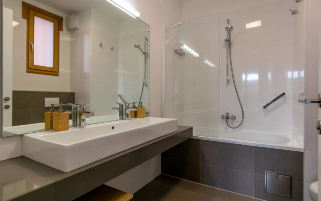 Luxury Apartment Kampanel