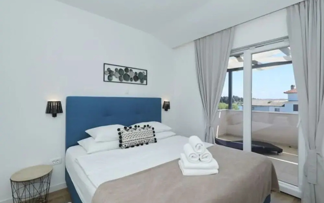 Apartment in Ugljan With Beach and Pool