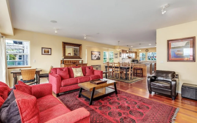 Lakeside Haven 3 Bedroom Townhouse
