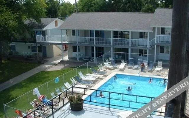 Triggs Bay Resort