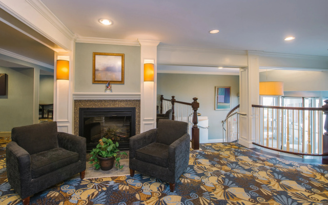 Holiday Inn Express & Suites Merrimack By IHG