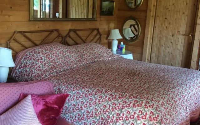 Sleeps2- Wifi - Walkers Paradise - South Facing