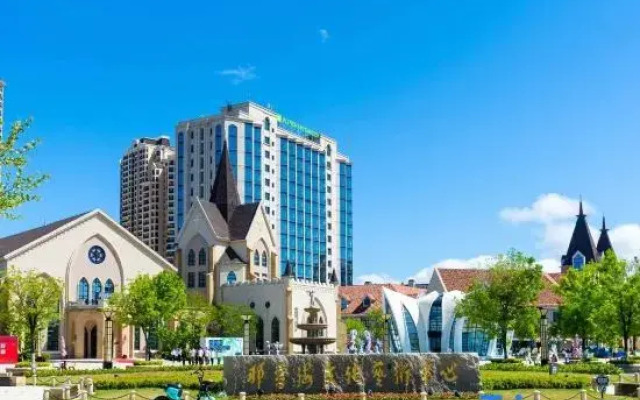 Yunshui Yijia Homestay (Ferris Wheel Park Store)