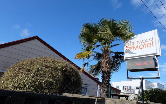 Driftwood Motel