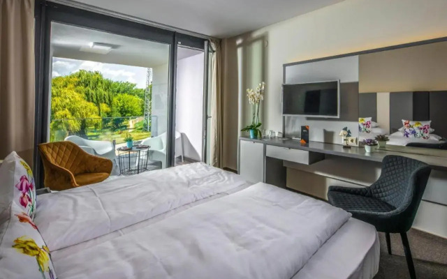 Open Hotel