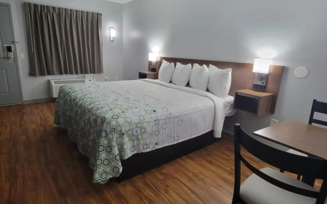 HomeTowne Studios By Red Roof Egg Harbor–Atlantic City Airport
