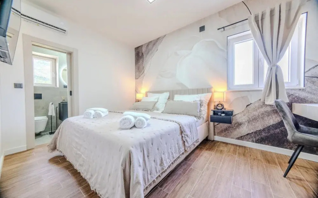 Luxury apartments Marino near beach