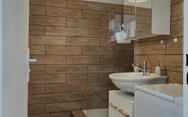 Bel appartement de 42 m2 , 1 chambre , climatisé.